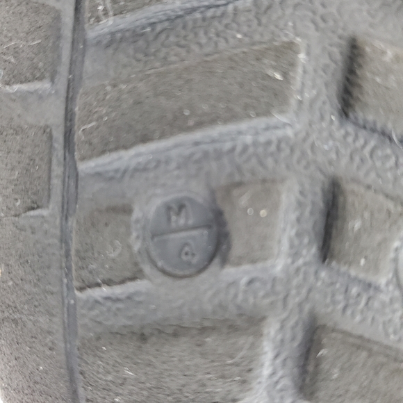 CROCS Fur Sure Clogs Black Faux Fur Lined Classic Casual Size 4M/6W Unisex - Picture 13 of 16